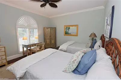 2201 Beacon Ln, Naples, FL 34103 - Photo 16