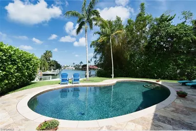 2201 Beacon Ln, Naples, FL 34103 - Photo 30