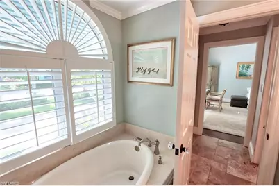 2201 Beacon Ln, Naples, FL 34103 - Photo 18