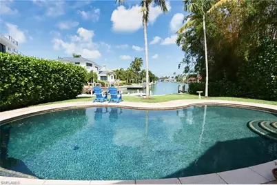 2201 Beacon Ln, Naples, FL 34103 - Photo 30