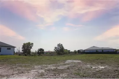 1320 NE 15th Ter, Cape Coral, FL 33909 - Photo 4