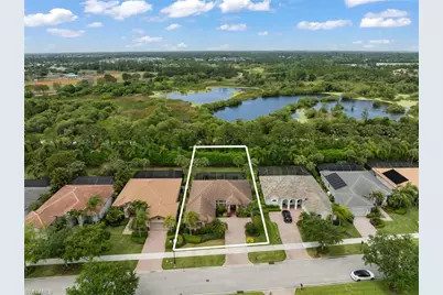 8888 Mustang Island Cir, Naples, FL 34113 - Photo 2