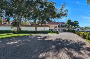 5930 Via Lugano, Naples, FL 34108 - Photo 2