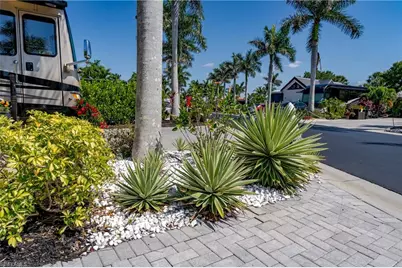 13568 Snook Cir, Naples, FL 34114 - Photo 8
