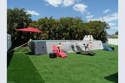 1216 SE 22nd Pl, Cape Coral, FL 33990 - Photo 2