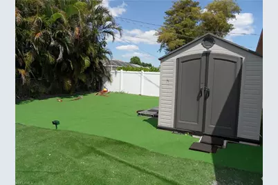 1216 SE 22nd Pl, Cape Coral, FL 33990 - Photo 14