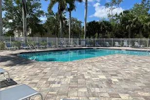 1405 Tiffany Ln, Naples, FL 34105 - Photo 2