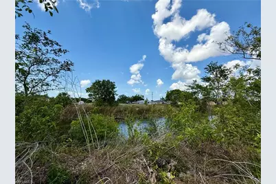 1222 NE 9th Ave, Cape Coral, FL 33909 - Photo 2