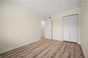 260 Southbay Dr, Naples, FL 34108 - Photo 8