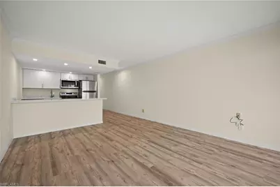 260 Southbay Dr #207, Naples, FL 34108 - Photo 4