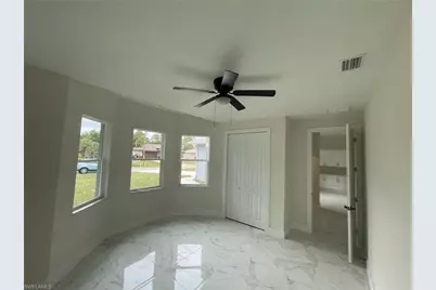 6124 Laurelwood Dr, Fort Myers, FL 33905 - Photo 10