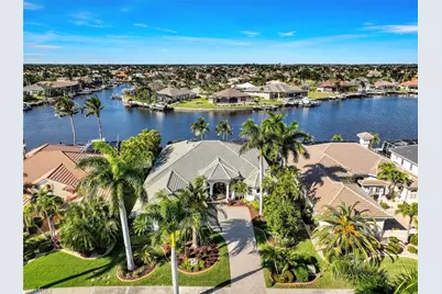 1819 Harbour Cir, Cape Coral, FL 33914 - Photo 4