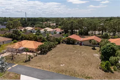 11195 San Sebastian Ln, Bonita Springs, FL 34135 - Photo 12