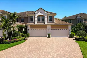 4752 Stratford Ct, Naples, FL 34105 - Photo 2