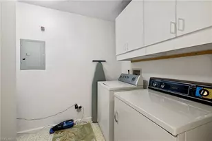 6900 Dennis Cir, Naples, FL 34104 - Photo 14