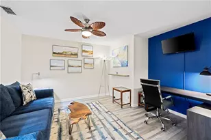 6900 Dennis Cir, Naples, FL 34104 - Photo 18