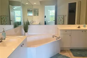 4907 Europa Dr, Naples, FL 34105 - Photo 8