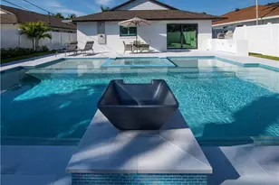 668 104th Ave N, Naples, FL 34108 - Photo 2