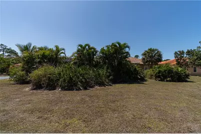 11273 Coimbra Ln, Bonita Springs, FL 34135 - Photo 10