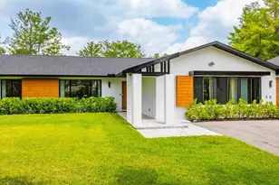 5237 Cherry Wood Dr, Naples, FL 34119 - Photo 2