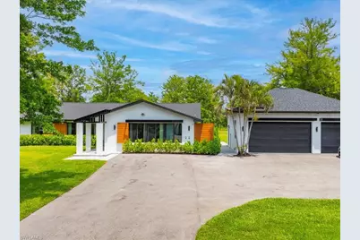 5237 Cherry Wood Dr, Naples, FL 34119 - Photo 4