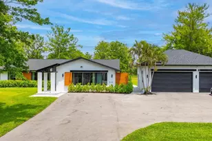 5237 Cherry Wood Dr, Naples, FL 34119 - Photo 4