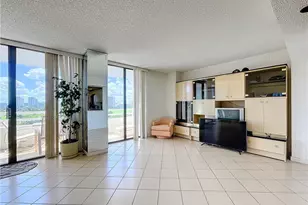 20225 NE 34th Ct, Miami, FL 33180 - Photo 32