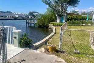 1279 5th Ave N, Naples, FL 34102 - Photo 2