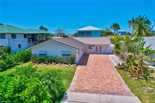 112 Capri Blvd, Naples, FL 34113 - Photo 2