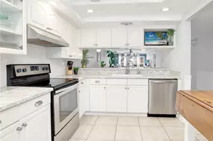 4230 Jack Frost Ct, Naples, FL 34112 - Photo 4