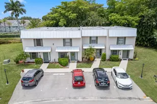 151 Cypress Way E, Naples, FL 34110 - Photo 2