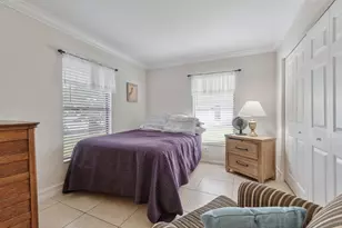 151 Cypress Way E, Naples, FL 34110 - Photo 14