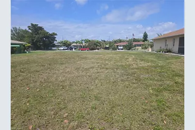 218 SE 47th St, Cape Coral, FL 33904 - Photo 4