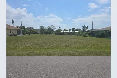 218 SE 47th St, Cape Coral, FL 33904 - Photo 1