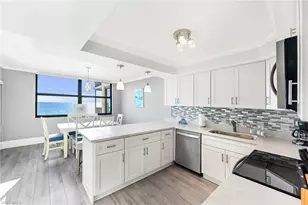 9375 Gulf Shore Dr, Naples, FL 34108 - Photo 12