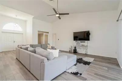 1921 SE 12th St, Cape Coral, FL 33990 - Photo 8