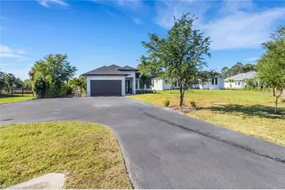 218 22nd Ave NE, Naples, FL 34120 - Photo 2