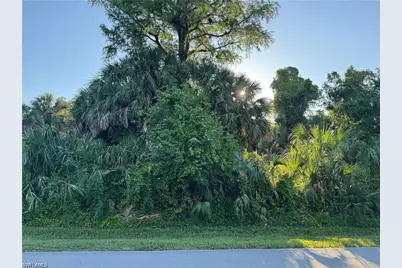 441 6th St SE St W, Naples, FL 34117 - Photo 2