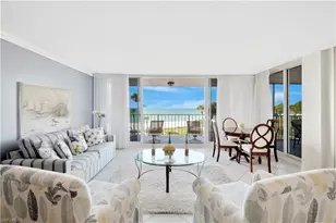 10701 Gulf Shore Dr, Naples, FL 34108 - Photo 4
