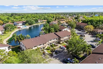 5323 Treetops Dr #T203, Naples, FL 34113 - Photo 2