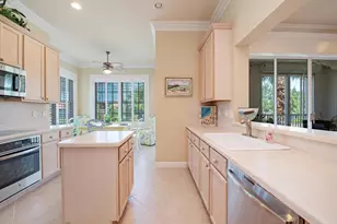2325 Mont Claire Dr, Naples, FL 34109 - Photo 4
