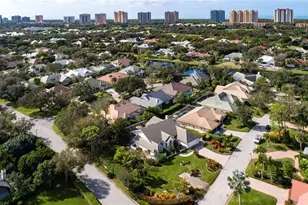 720 Turkey Oak Ln, Naples, FL 34108 - Photo 4