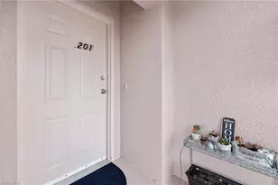 904 SE 13th St, Cape Coral, FL 33990 - Photo 4