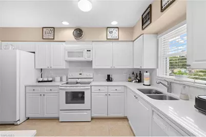 904 SE 13th St #201, Cape Coral, FL 33990 - Photo 6