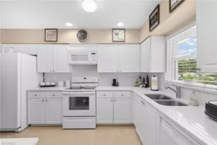 904 SE 13th St, Cape Coral, FL 33990 - Photo 6