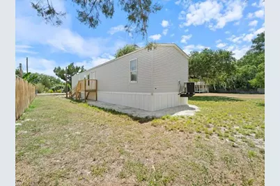 1038 Canopy Ln, Moore Haven, FL 33471 - Photo 2