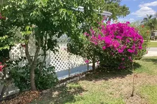 10 Lemans Dr, Naples, FL 34112 - Photo 4