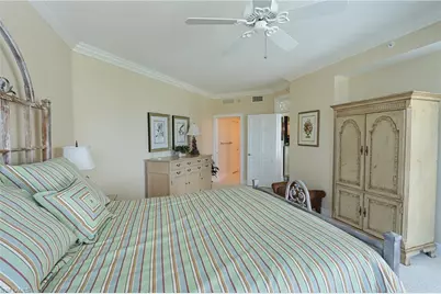 60 Seagate Dr #402, Naples, FL 34103 - Photo 18