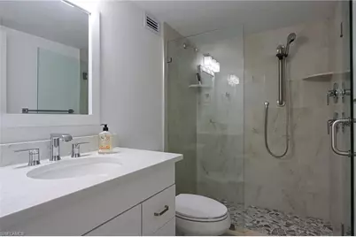 1300 Gulf Shore Blvd N #205, Naples, FL 34102 - Photo 14