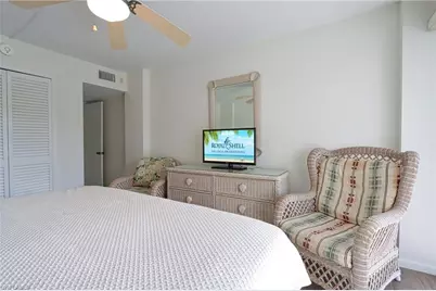 1300 Gulf Shore Blvd N #205, Naples, FL 34102 - Photo 10